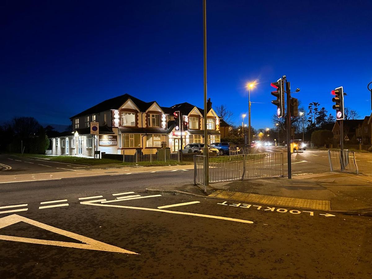 Acorn Lodge Hotel Gatwick & Parking Horley Dış mekan fotoğraf