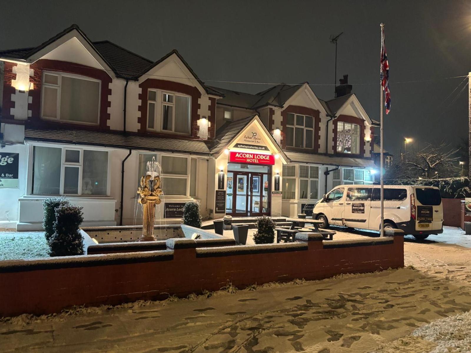 Acorn Lodge Hotel Gatwick & Parking Horley Dış mekan fotoğraf