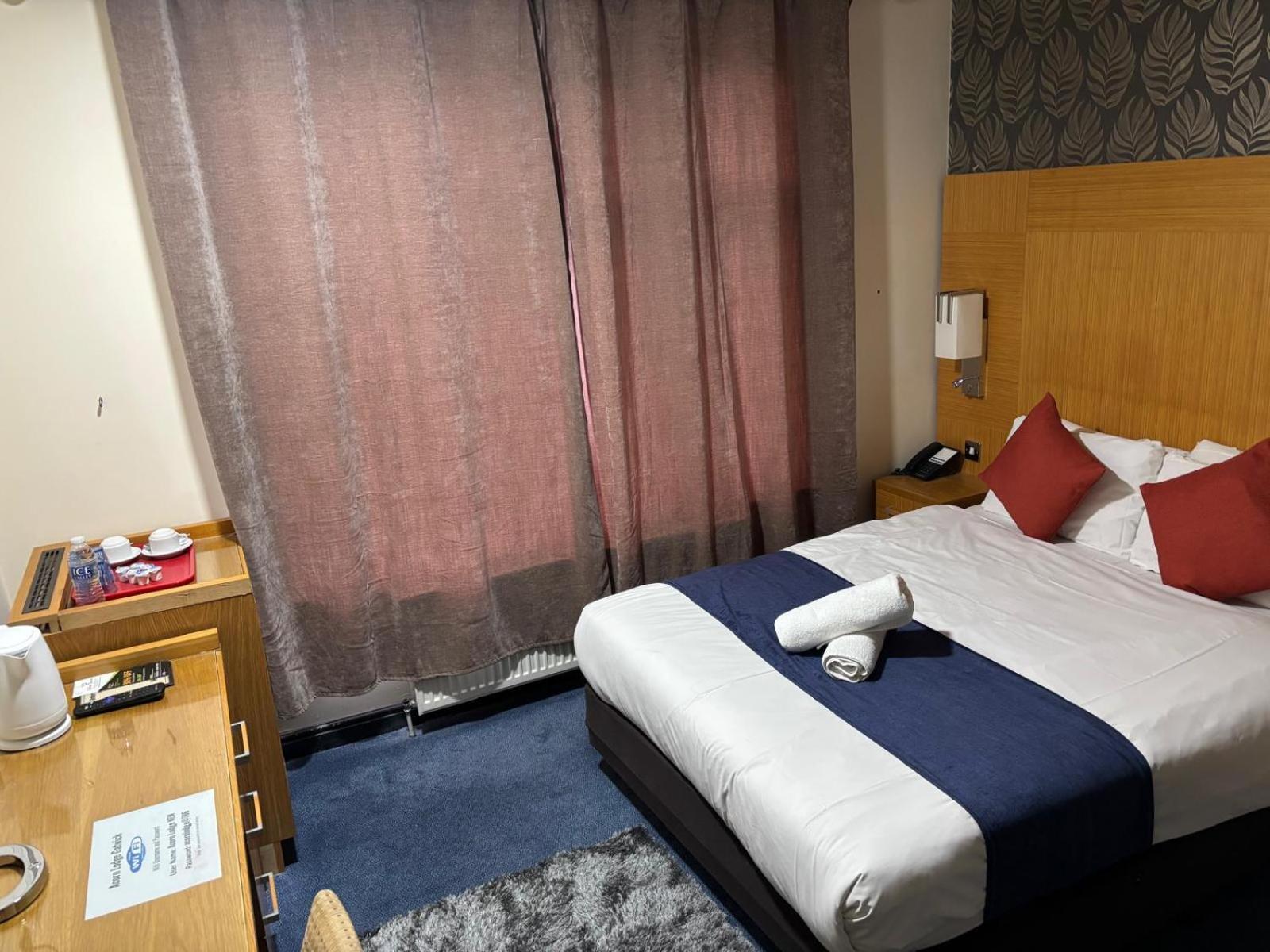 Acorn Lodge Hotel Gatwick & Parking Horley Dış mekan fotoğraf
