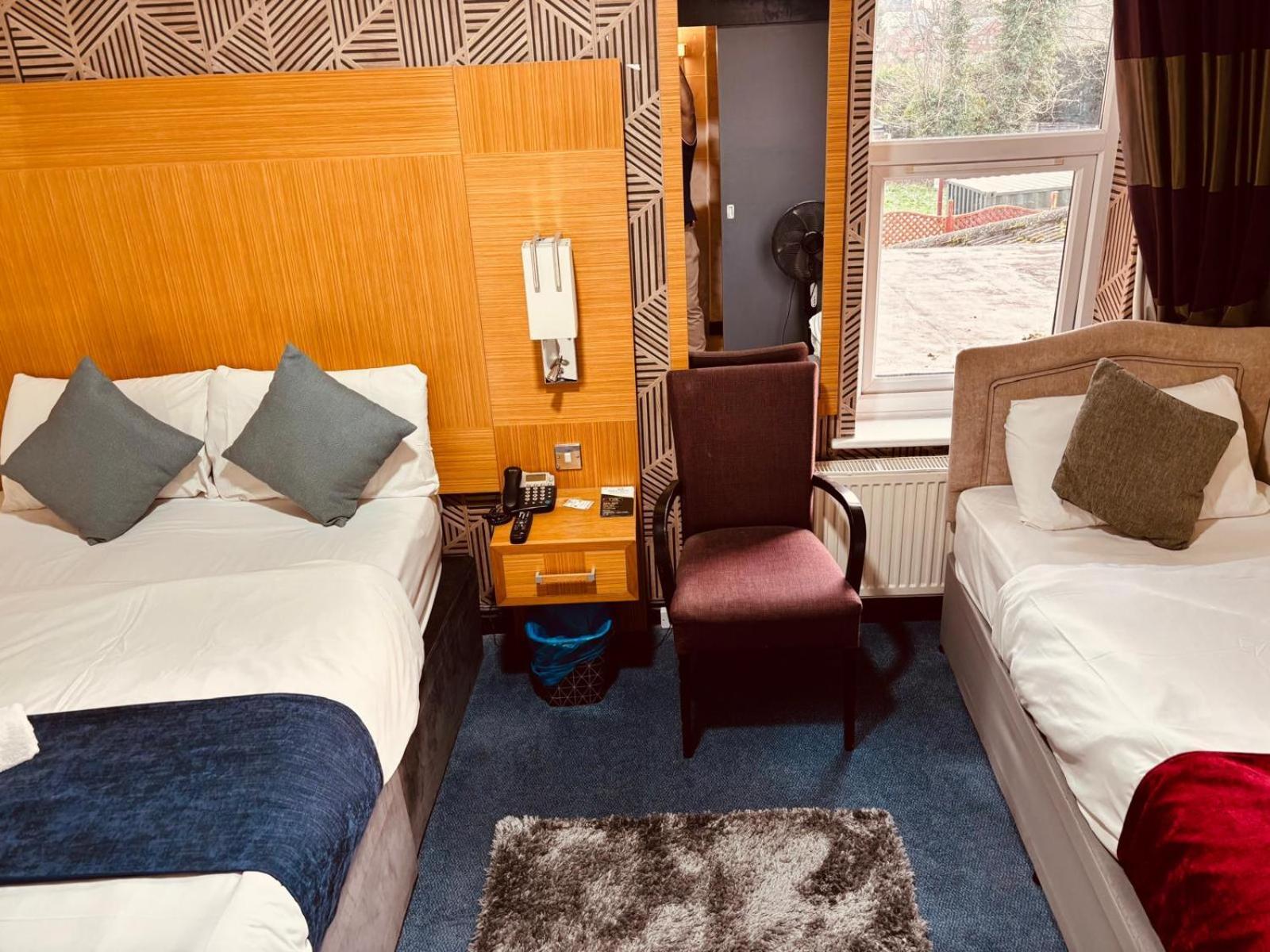 Acorn Lodge Hotel Gatwick & Parking Horley Dış mekan fotoğraf