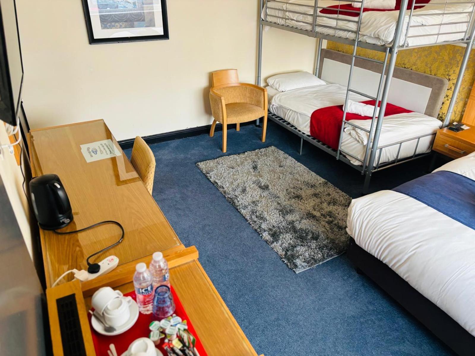 Acorn Lodge Hotel Gatwick & Parking Horley Dış mekan fotoğraf