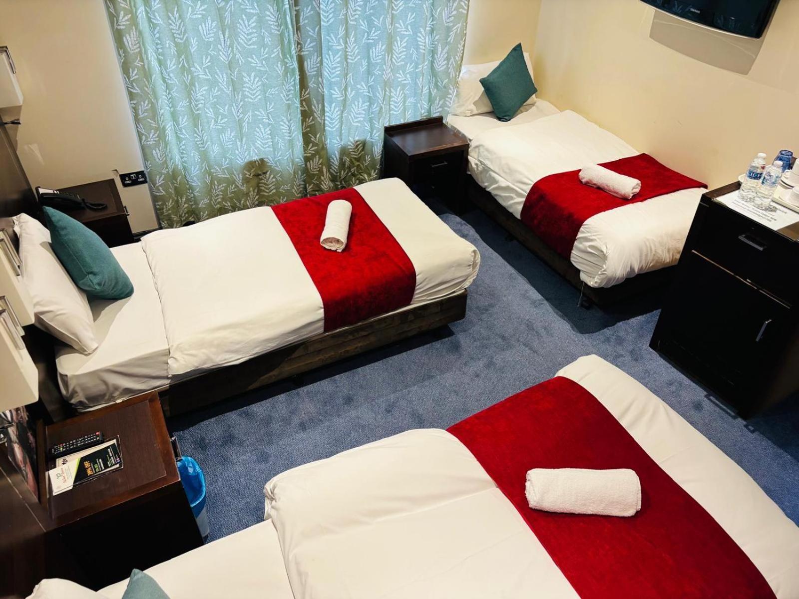Acorn Lodge Hotel Gatwick & Parking Horley Dış mekan fotoğraf